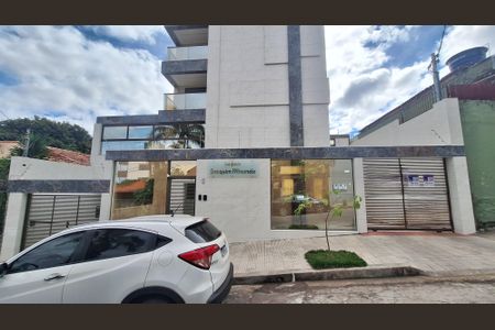 Apartamento à venda com 160m², 4 quartos e 3 vagas Apartamento à venda com 160m², 4 quartos e 3 vagasFachada e Placa