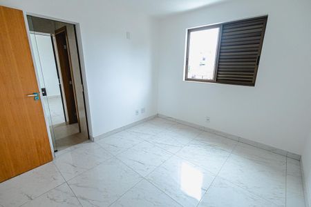 Apartamento à venda com 160m², 4 quartos e 3 vagas Apartamento à venda com 160m², 4 quartos e 3 vagasQuarto