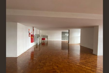 Studio à venda com 29m², 1 quarto e sem vaga Studio à venda com 29m², 1 quarto e sem vagaMezanino/salão de festas
