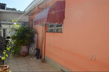 Casa à venda com 199m², 4 quartos e 4 vagas Casa à venda com 199m², 4 quartos e 4 vagasQuintal