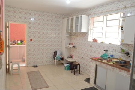 Casa à venda com 199m², 4 quartos e 4 vagas Casa à venda com 199m², 4 quartos e 4 vagasCozinha