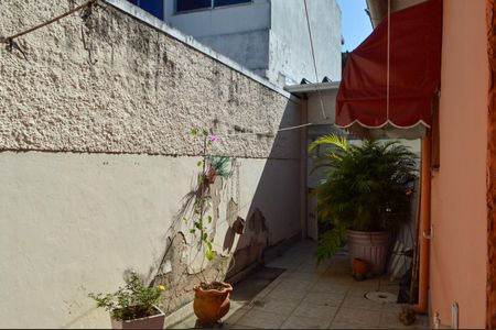 Casa à venda com 199m², 4 quartos e 4 vagas Casa à venda com 199m², 4 quartos e 4 vagasQuintal