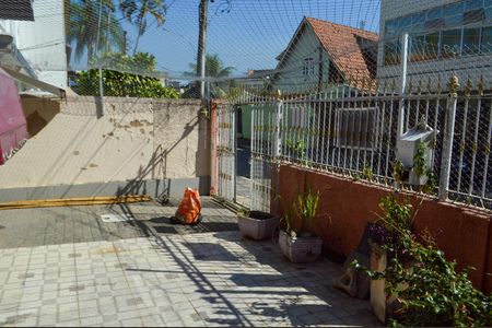 Casa à venda com 199m², 4 quartos e 4 vagas Casa à venda com 199m², 4 quartos e 4 vagasGaragem / Quintal