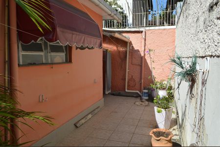 Casa à venda com 199m², 4 quartos e 4 vagas Casa à venda com 199m², 4 quartos e 4 vagasQuintal