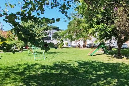 Casa à venda com 199m², 4 quartos e 4 vagas Casa à venda com 199m², 4 quartos e 4 vagasÁrea comum