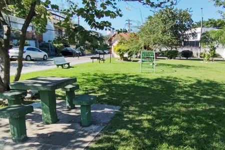 Casa à venda com 199m², 4 quartos e 4 vagas Casa à venda com 199m², 4 quartos e 4 vagasÁrea comum