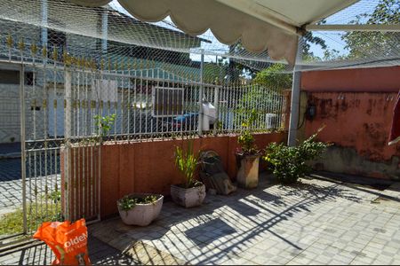 Casa à venda com 199m², 4 quartos e 4 vagas Casa à venda com 199m², 4 quartos e 4 vagasGaragem / Quintal