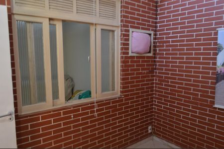 Casa à venda com 199m², 4 quartos e 4 vagas Casa à venda com 199m², 4 quartos e 4 vagasQuarto 4