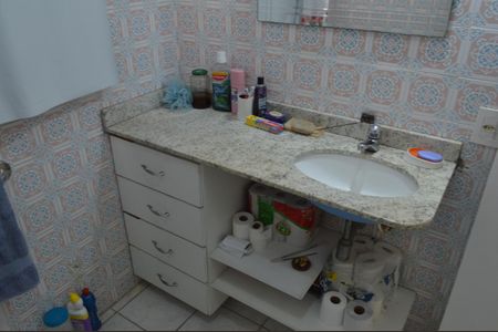 Casa à venda com 199m², 4 quartos e 4 vagas Casa à venda com 199m², 4 quartos e 4 vagasBanheiro