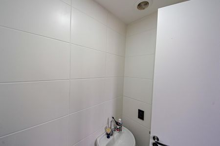 Apartamento à venda com 37m², 2 quartos e sem vaga Apartamento à venda com 37m², 2 quartos e sem vagaBanheiro