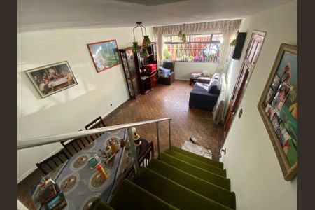 Casa à venda com 220m², 4 quartos e 2 vagas Casa à venda com 220m², 4 quartos e 2 vagasFoto 04