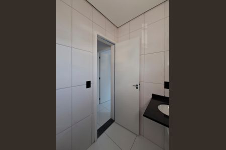 Casa de condomínio à venda com 54m², 2 quartos e 1 vaga Casa de condomínio à venda com 54m², 2 quartos e 1 vagaBanheiro