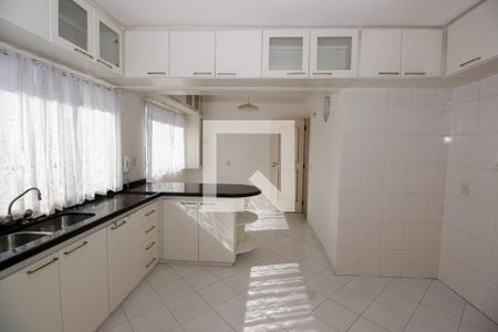 Apartamento à venda com 180m², 3 quartos e 3 vagas Apartamento à venda com 180m², 3 quartos e 3 vagasCozinha