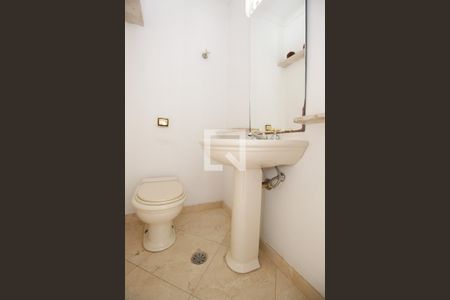 Apartamento à venda com 180m², 3 quartos e 3 vagas Apartamento à venda com 180m², 3 quartos e 3 vagasLavabo