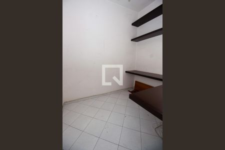 Apartamento à venda com 180m², 3 quartos e 3 vagas Apartamento à venda com 180m², 3 quartos e 3 vagasQuarto de Serviço