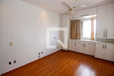 Apartamento à venda com 180m², 3 quartos e 3 vagas Apartamento à venda com 180m², 3 quartos e 3 vagasSuíte 1