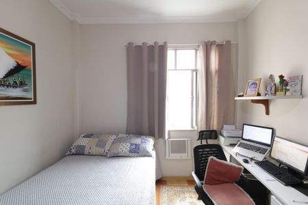 Apartamento à venda com 78m², 2 quartos e 1 vagaQuarto 2