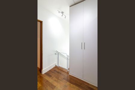 Casa de condomínio à venda com 75m², 3 quartos e 2 vagas Casa de condomínio à venda com 75m², 3 quartos e 2 vagasHall de distribuição dos dormitórios