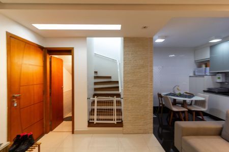 Casa de condomínio à venda com 75m², 3 quartos e 2 vagas Casa de condomínio à venda com 75m², 3 quartos e 2 vagasSala