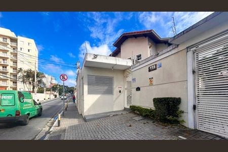 Casa de condomínio à venda com 75m², 3 quartos e 2 vagas Casa de condomínio à venda com 75m², 3 quartos e 2 vagasFachada