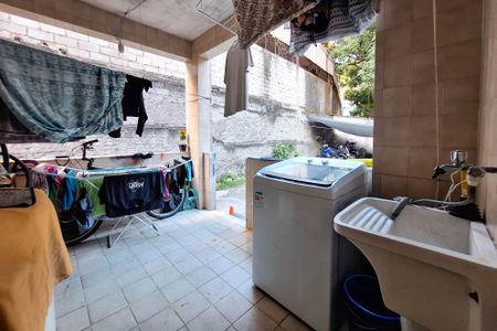 Casa à venda com 500m², 7 quartos e 10 vagas Casa à venda com 500m², 7 quartos e 10 vagasÁrea de Serviço