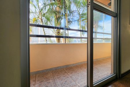 Apartamento à venda com 65m², 3 quartos e 1 vaga Apartamento à venda com 65m², 3 quartos e 1 vagaVaranda