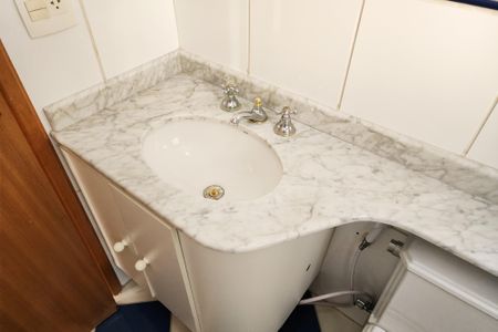 Apartamento à venda com 65m², 3 quartos e 1 vaga Apartamento à venda com 65m², 3 quartos e 1 vagaBanheiro da Suíte