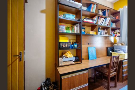 Casa à venda com 179m², 3 quartos e sem vaga Casa à venda com 179m², 3 quartos e sem vagaQuarto 2