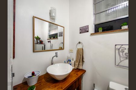 Casa à venda com 179m², 3 quartos e sem vaga Casa à venda com 179m², 3 quartos e sem vagaLavabo