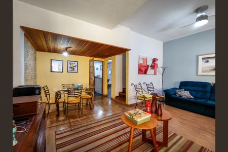 Casa à venda com 179m², 3 quartos e sem vaga Casa à venda com 179m², 3 quartos e sem vagaSala