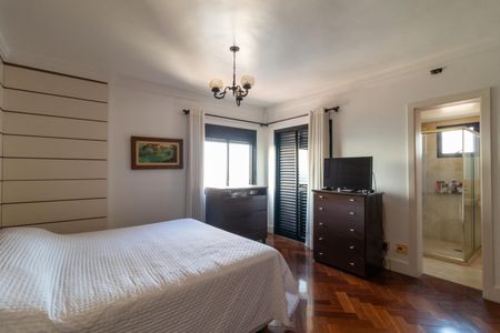 Apartamento à venda com 247m², 4 quartos e 4 vagas Apartamento à venda com 247m², 4 quartos e 4 vagasSuíte 3