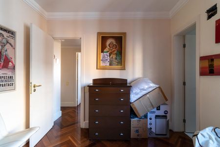 Apartamento à venda com 247m², 4 quartos e 4 vagas Apartamento à venda com 247m², 4 quartos e 4 vagasSuíte 4