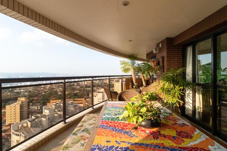 Apartamento à venda com 247m², 4 quartos e 4 vagas Apartamento à venda com 247m², 4 quartos e 4 vagasVaranda Sala de Jantar