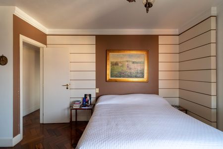 Apartamento à venda com 247m², 4 quartos e 4 vagas Apartamento à venda com 247m², 4 quartos e 4 vagasSuíte 3