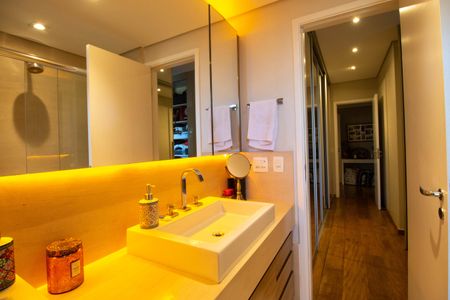 Apartamento à venda com 179m², 4 quartos e 3 vagas Apartamento à venda com 179m², 4 quartos e 3 vagasBanheiro da Suíte 3