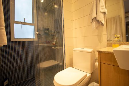 Apartamento à venda com 179m², 4 quartos e 3 vagas Apartamento à venda com 179m², 4 quartos e 3 vagasBanheiro da Suíte 2