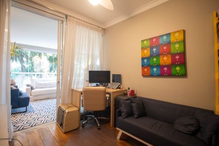 Apartamento à venda com 179m², 4 quartos e 3 vagas Apartamento à venda com 179m², 4 quartos e 3 vagasSala de Jogos