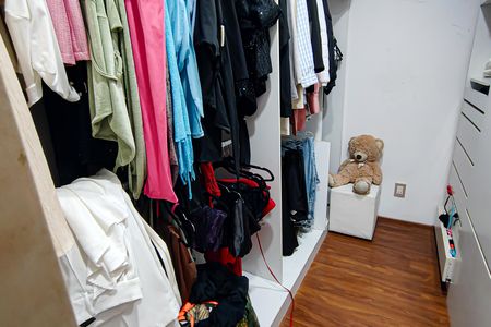 Apartamento à venda com 268m², 4 quartos e 1 vagaCloset da Suíte 2