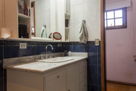 Casa à venda com 184m², 3 quartos e 3 vagas Casa à venda com 184m², 3 quartos e 3 vagasBanheiro da Suíte 1