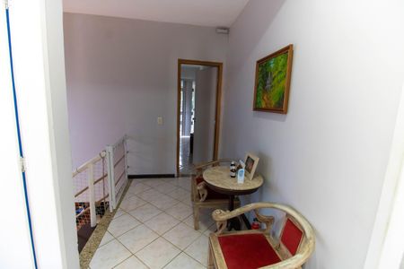 Casa à venda com 207m², 4 quartos e 4 vagas Casa à venda com 207m², 4 quartos e 4 vagasCorredor para os Quartos