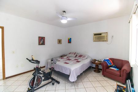 Casa à venda com 207m², 4 quartos e 4 vagas Casa à venda com 207m², 4 quartos e 4 vagasSuíte 1