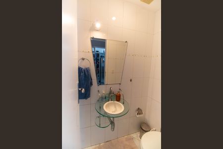 Casa à venda com 207m², 4 quartos e 4 vagas Casa à venda com 207m², 4 quartos e 4 vagasLavabo