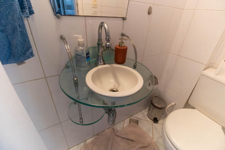 Casa à venda com 207m², 4 quartos e 4 vagas Casa à venda com 207m², 4 quartos e 4 vagasLavabo