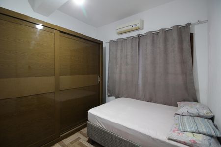 Casa à venda com 300m², 5 quartos e 5 vagasCasa 1 - Quarto 1