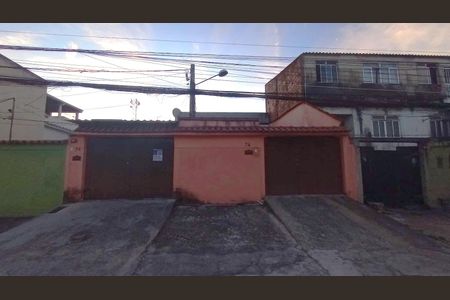 Casa à venda com 300m², 5 quartos e 5 vagas Casa à venda com 300m², 5 quartos e 5 vagasFachada