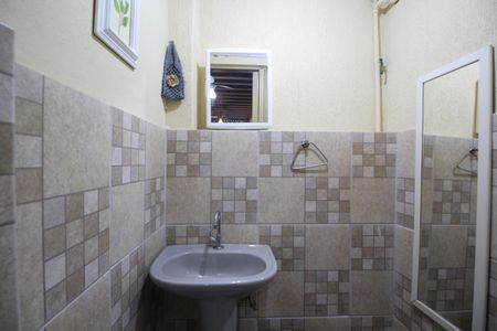 Casa à venda com 300m², 5 quartos e 5 vagasCasa 2 - Banheiro de Serviço