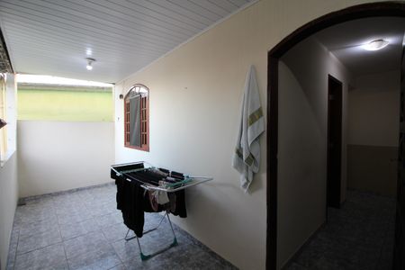 Casa à venda com 300m², 5 quartos e 5 vagasCasa 2- Área de Serviço 2