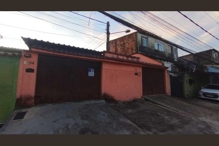 Casa à venda com 300m², 5 quartos e 5 vagas Casa à venda com 300m², 5 quartos e 5 vagasFachada