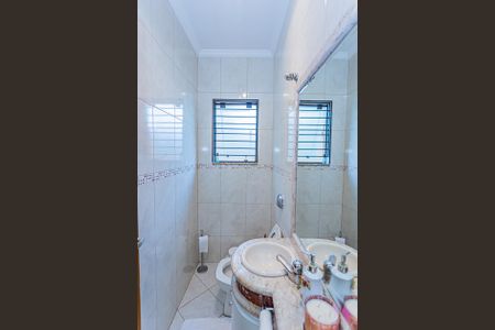 Casa à venda com 168m², 4 quartos e 4 vagas Casa à venda com 168m², 4 quartos e 4 vagasLavabo