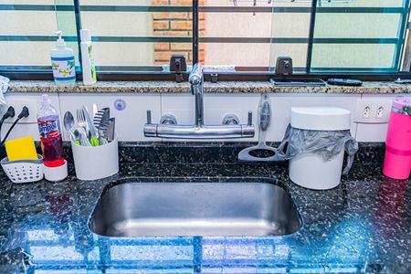 Casa à venda com 168m², 4 quartos e 4 vagas Casa à venda com 168m², 4 quartos e 4 vagasCozinha